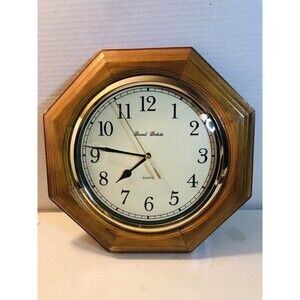 Daniel Dakota Rare Solid Oak Octagonal Wall Clock Quartz  ( Good Condition)